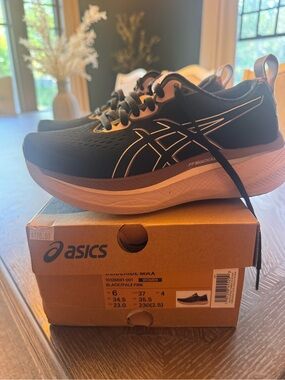Asics GlideRide Max Women's Running Shoes in Black and Pale Pink